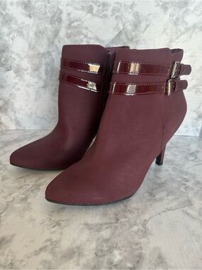 me too Burgundy Pointed Toe Ankle Booties with Double Buckle Straps women’s 8